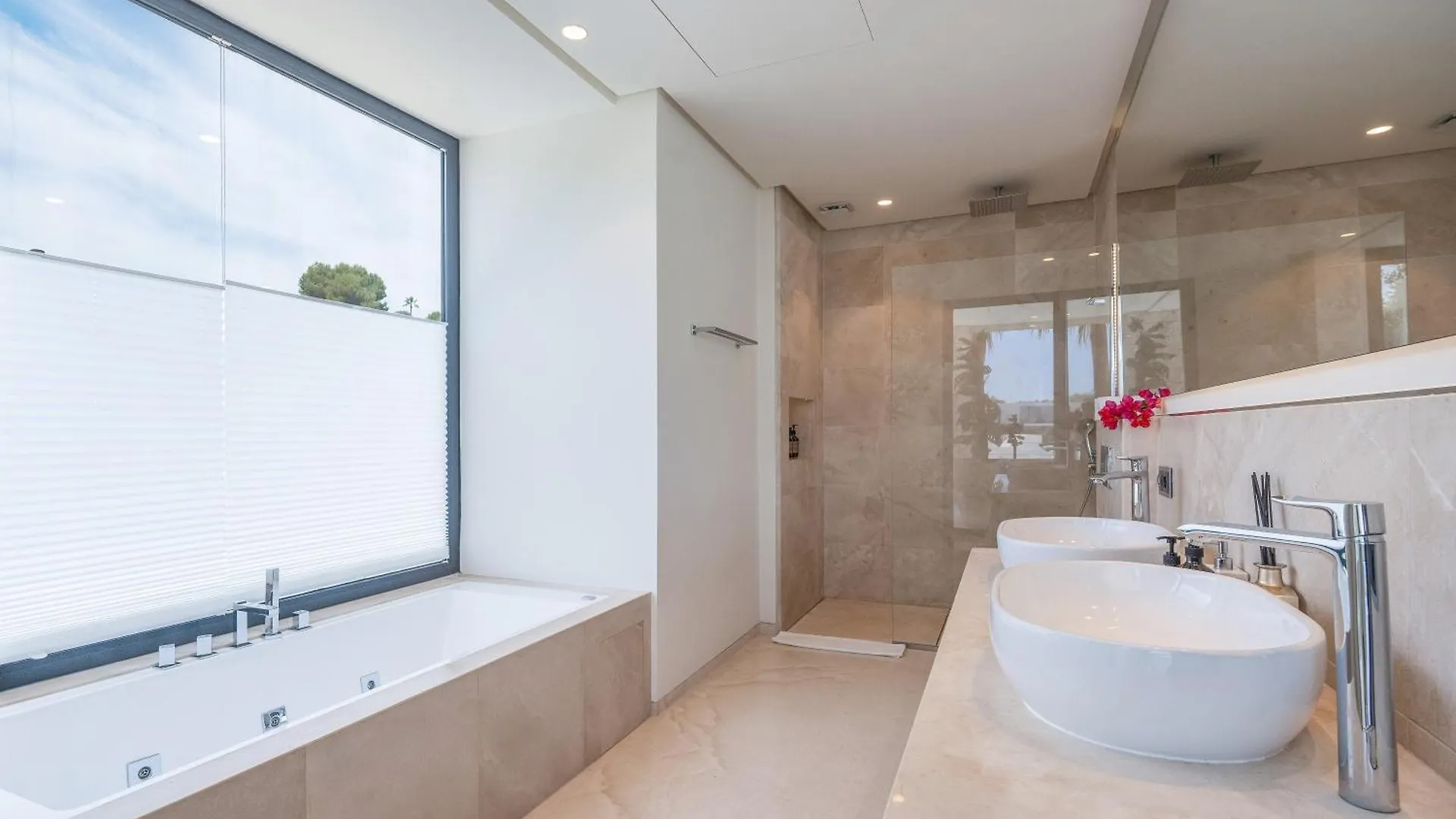 Villa Eva Los Olivos Nueva Andalucia Marbella