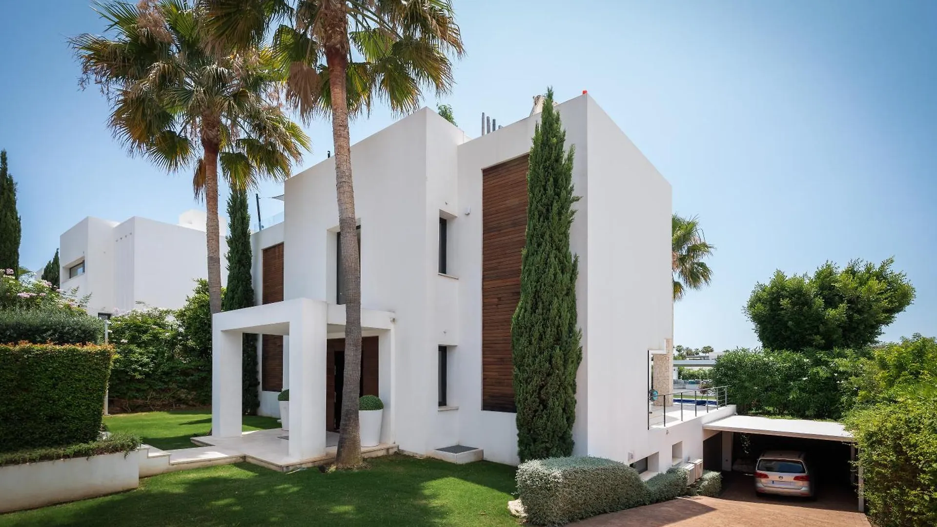 Villa Eva Los Olivos Nueva Andalucia Marbella