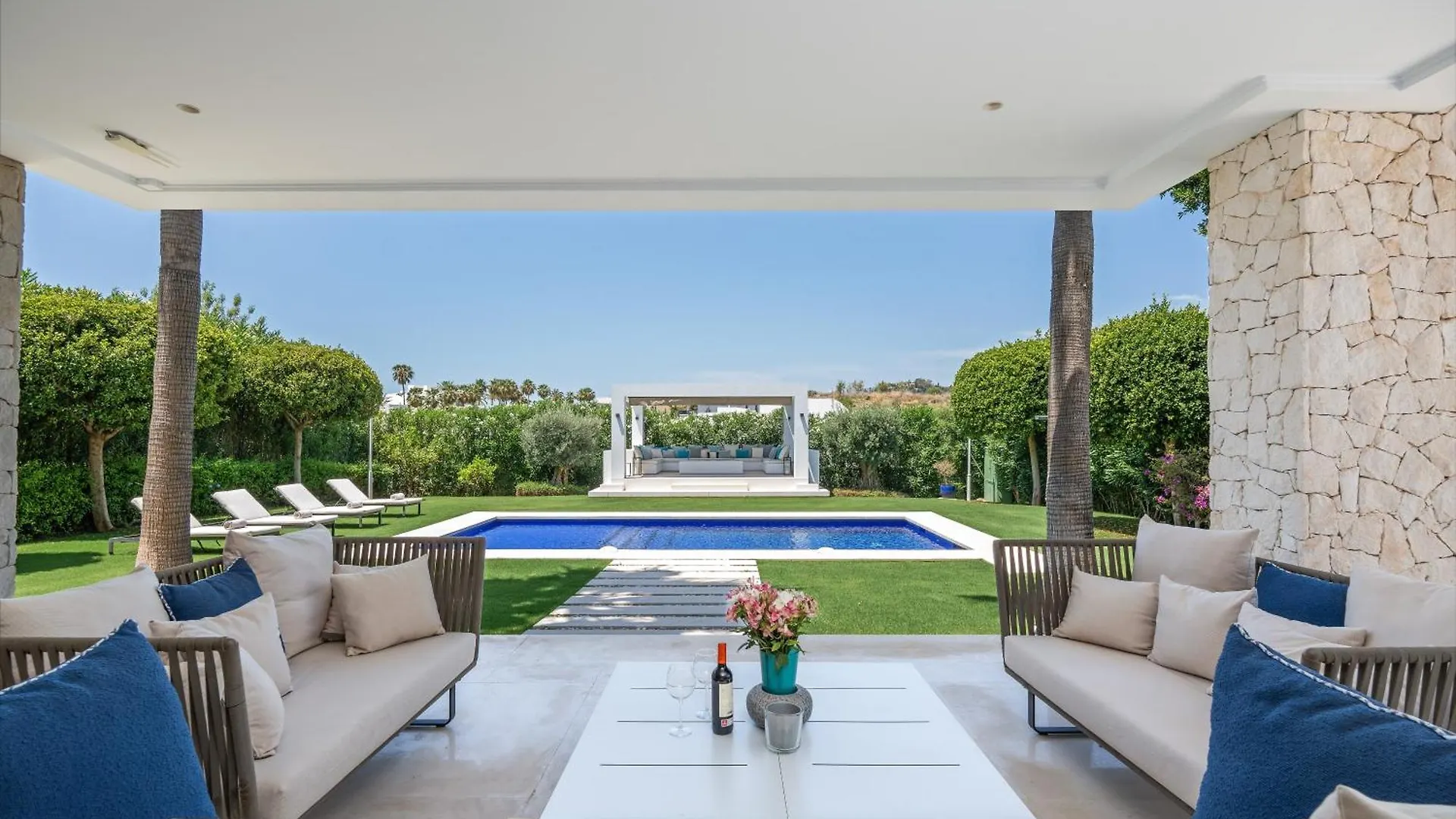 Villa Eva Los Olivos Nueva Andalucia Marbella