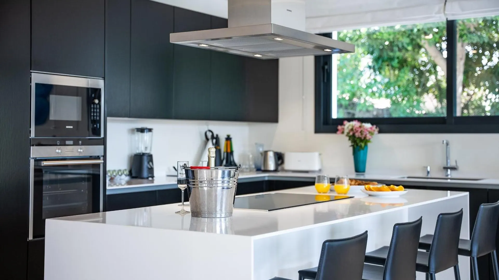Villa Eva Los Olivos Nueva Andalucia Marbella