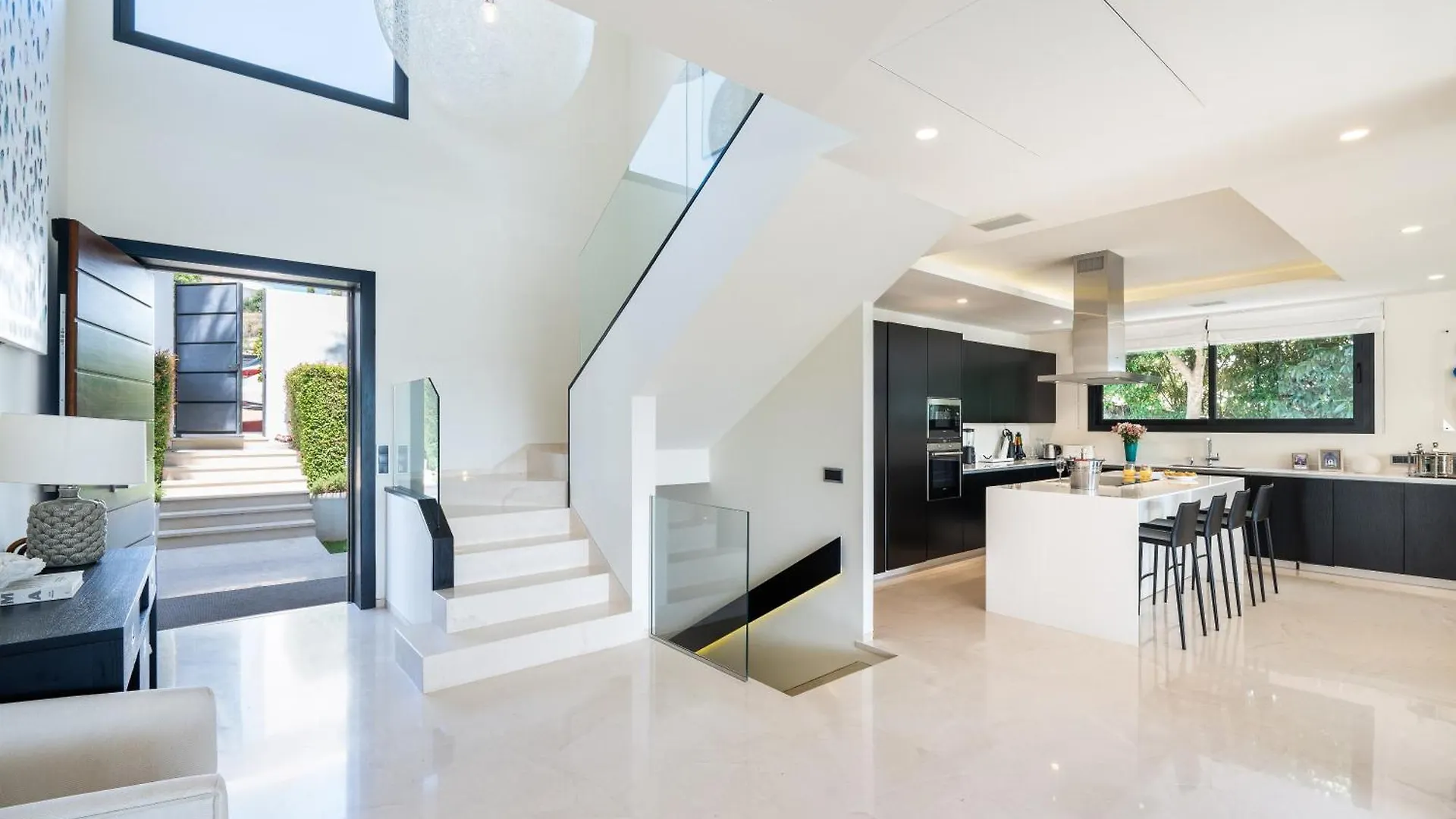 Villa Eva Los Olivos Nueva Andalucia Marbella